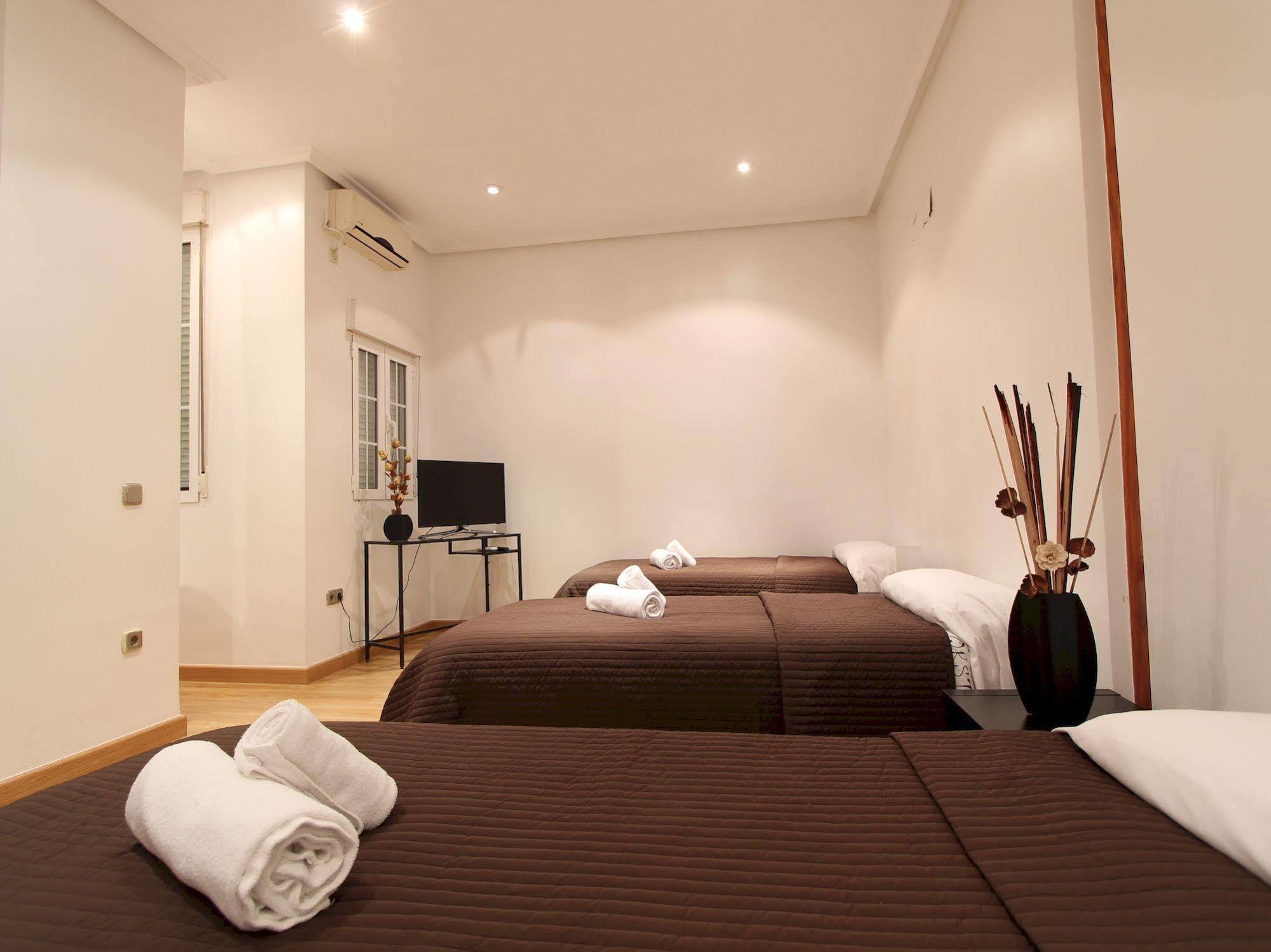Apartamentos Good Stay Prado 马德里 外观 照片